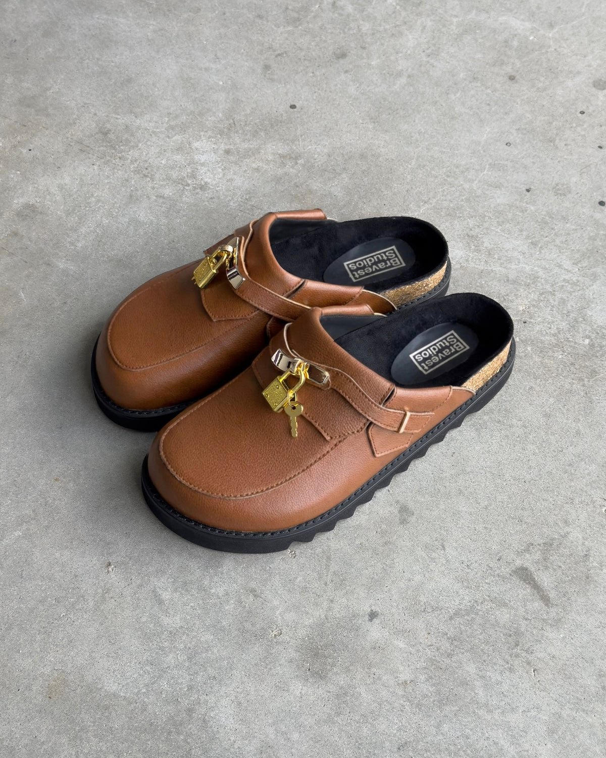 Cognac Bag Clogs