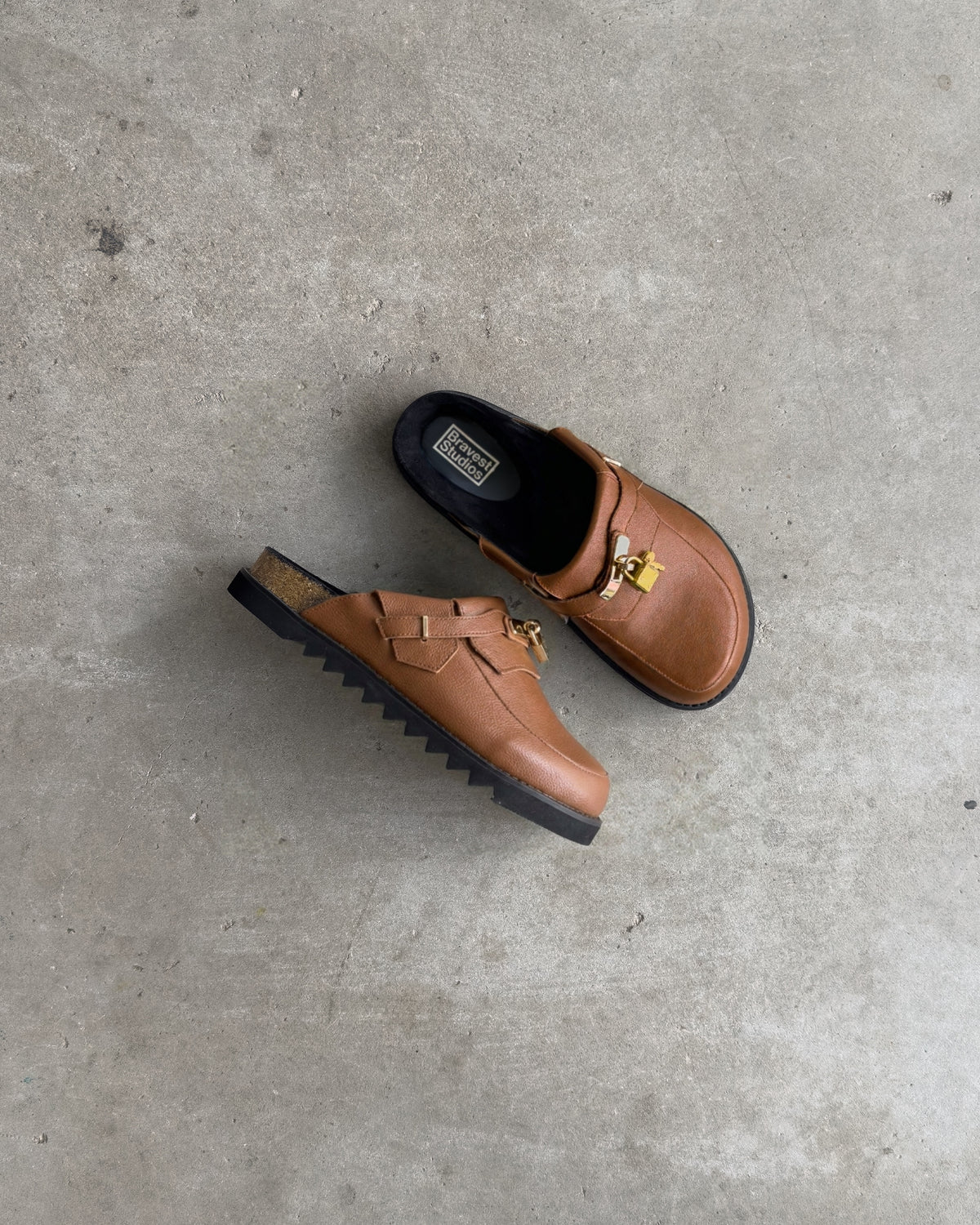 Cognac Bag Clogs