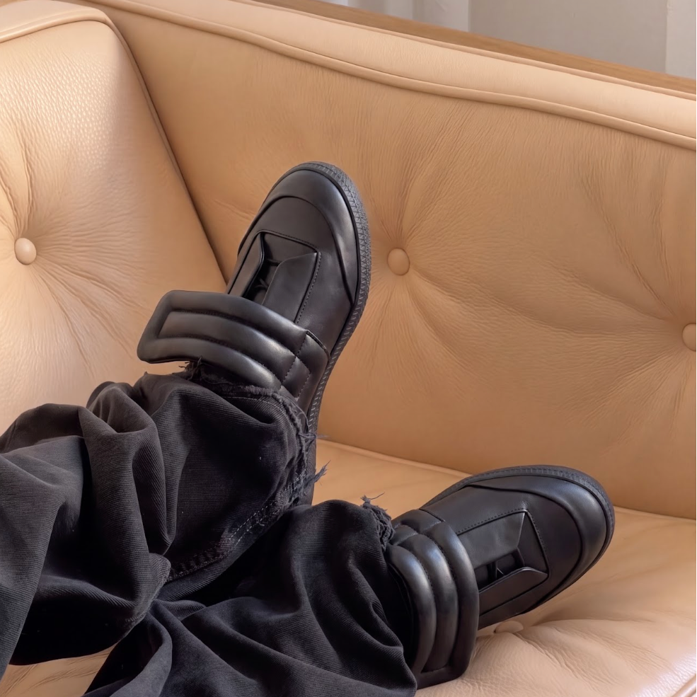 Black 2016 Clogs
