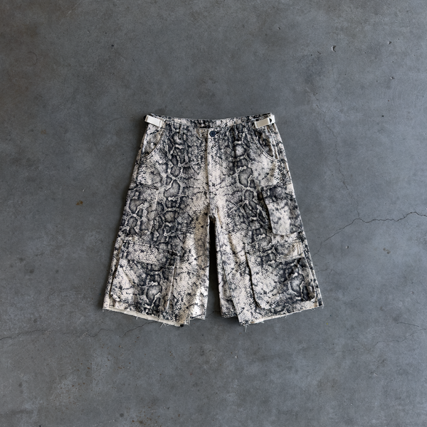 White Snake Baggy Cargo Shorts – Bravest Studios